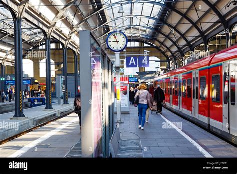 wiesbaden hbf station